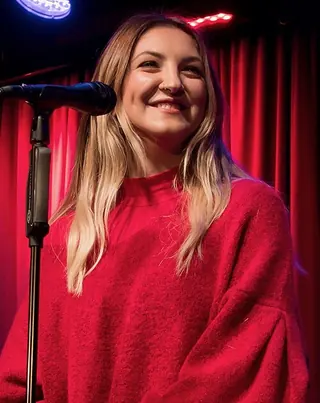Julia Michaels, photo by Justin Higuchi