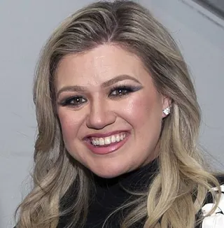 Kelly Clarkson, photo by Stephen Schester/Carlin Leslie